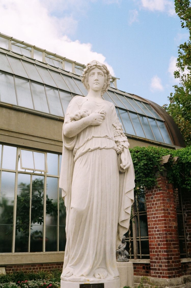 statue at the Wintergardens, Auckland Domain, Auckland, NZ